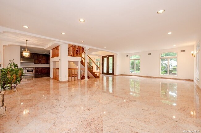 Foto del edificio - 44 Maple Dr