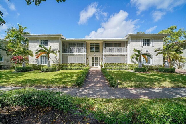 Building Photo - 925 Palermo Ave