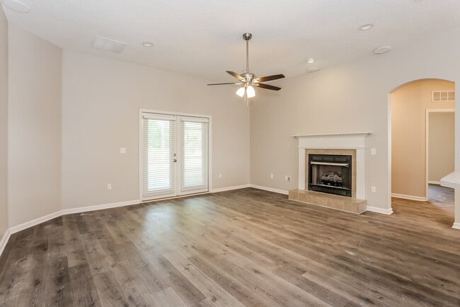 Foto del edificio - 3146 Wandering Oaks Dr