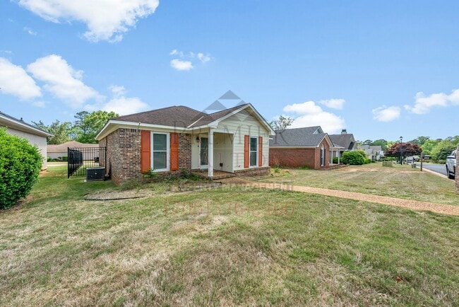 Building Photo - 7005 Robin's Nest Dr