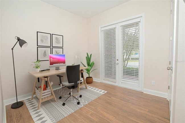 Foto del edificio - 8556 Tavistock Lakes Blvd
