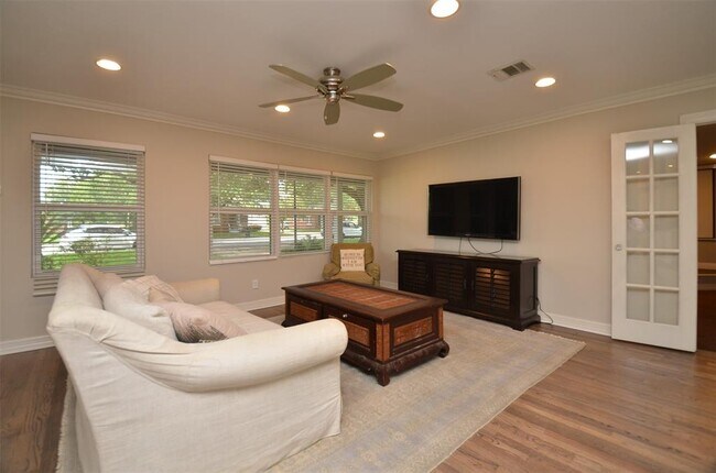 Foto del edificio - 607 Brooks St