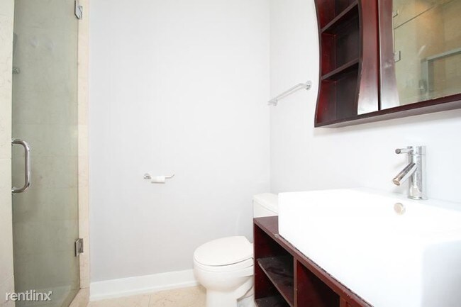 Foto del edificio - 2 br, 2 bath  - 3041 N Sheffield Ave Unit 112