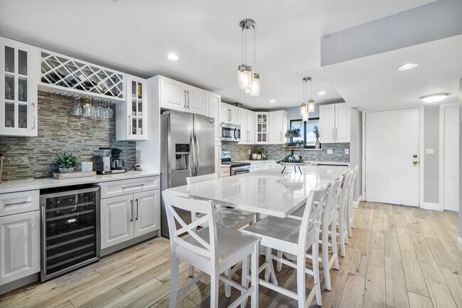 Building Photo - 412 Southwind Dr
