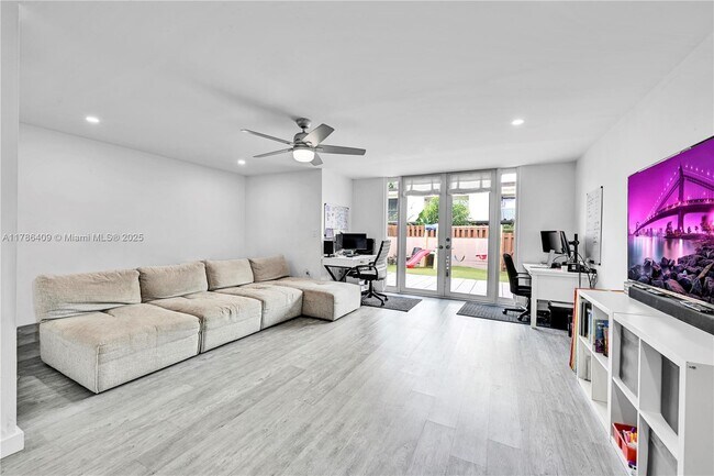 Foto del edificio - 14145 Kendale Lakes Cir