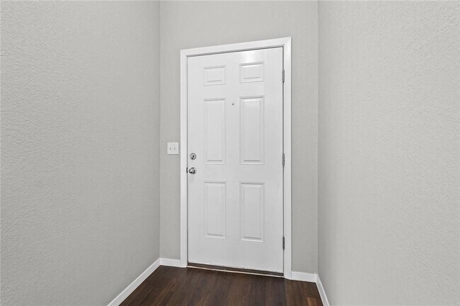 Foto del edificio - 313 Wood Creek St