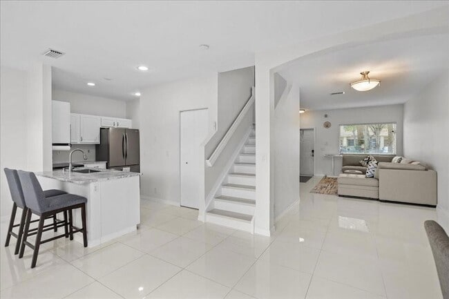 Photo - 4722 Lago Vista Dr Townhome