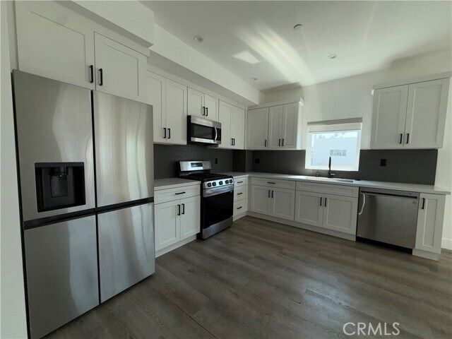Foto principal - 21717 Hart St