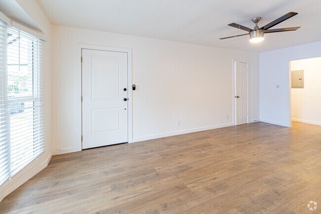 Building Photo - 1521 2nd St