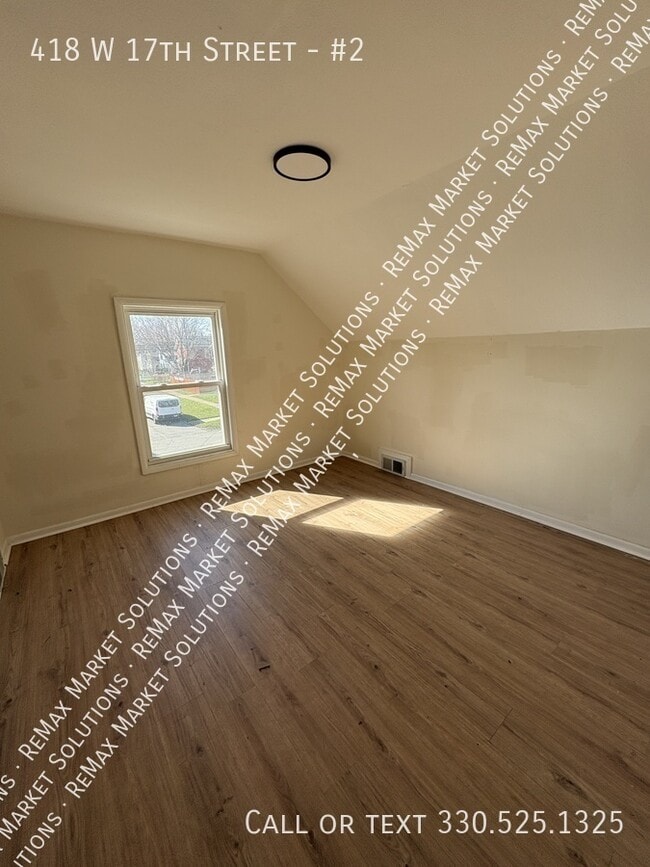 Foto del edificio - 418 W 17th St