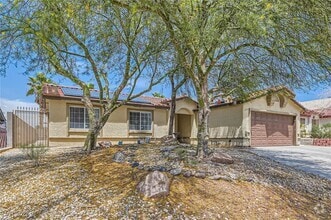 Building Photo - 924 Clubview Dr
