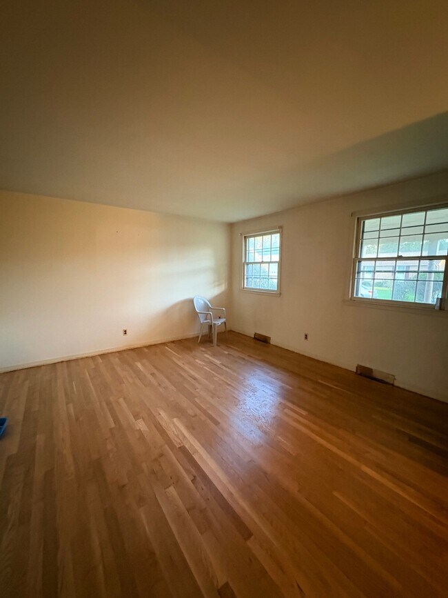 Foto del edificio - 1206 Burlington Dr