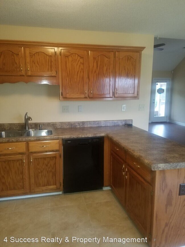 Foto del edificio - 3 br, 2 bath House - 1177 Custer Drive East