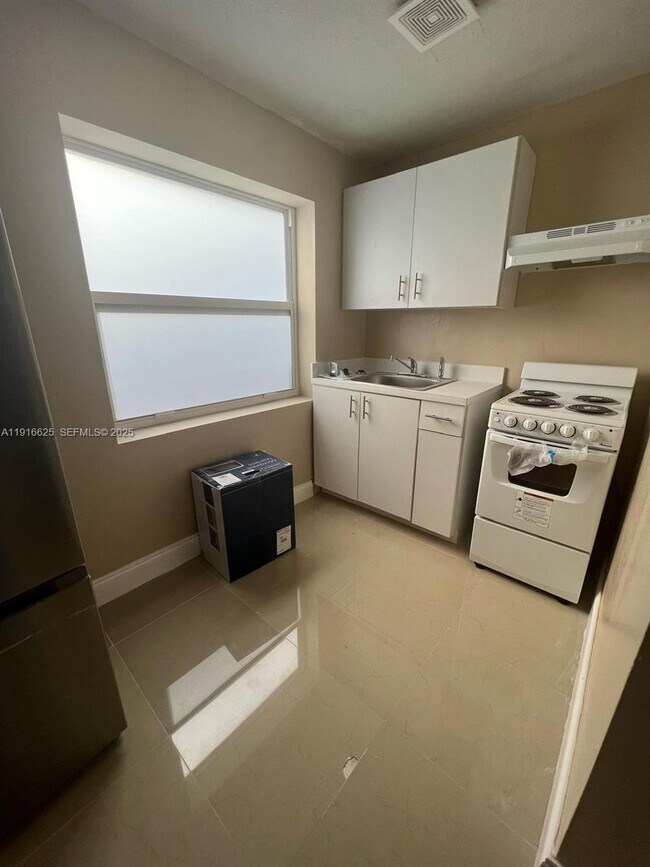 Foto del edificio - 4121 SW 20th St