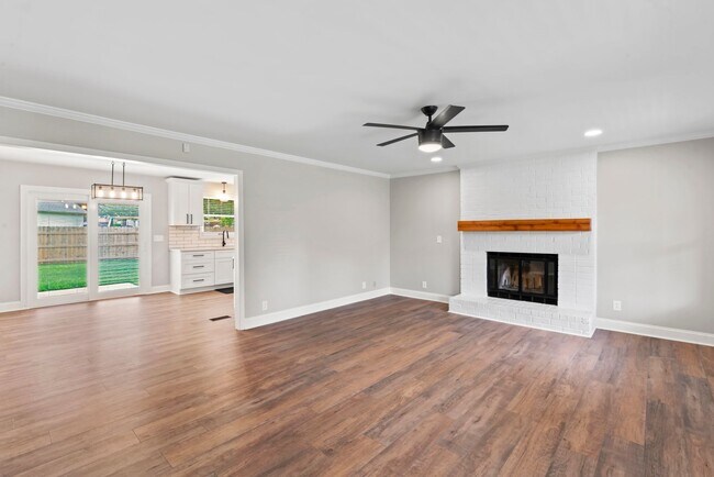 Foto del edificio - GORGEOUS 3BR/2BR in Murfreesboro!