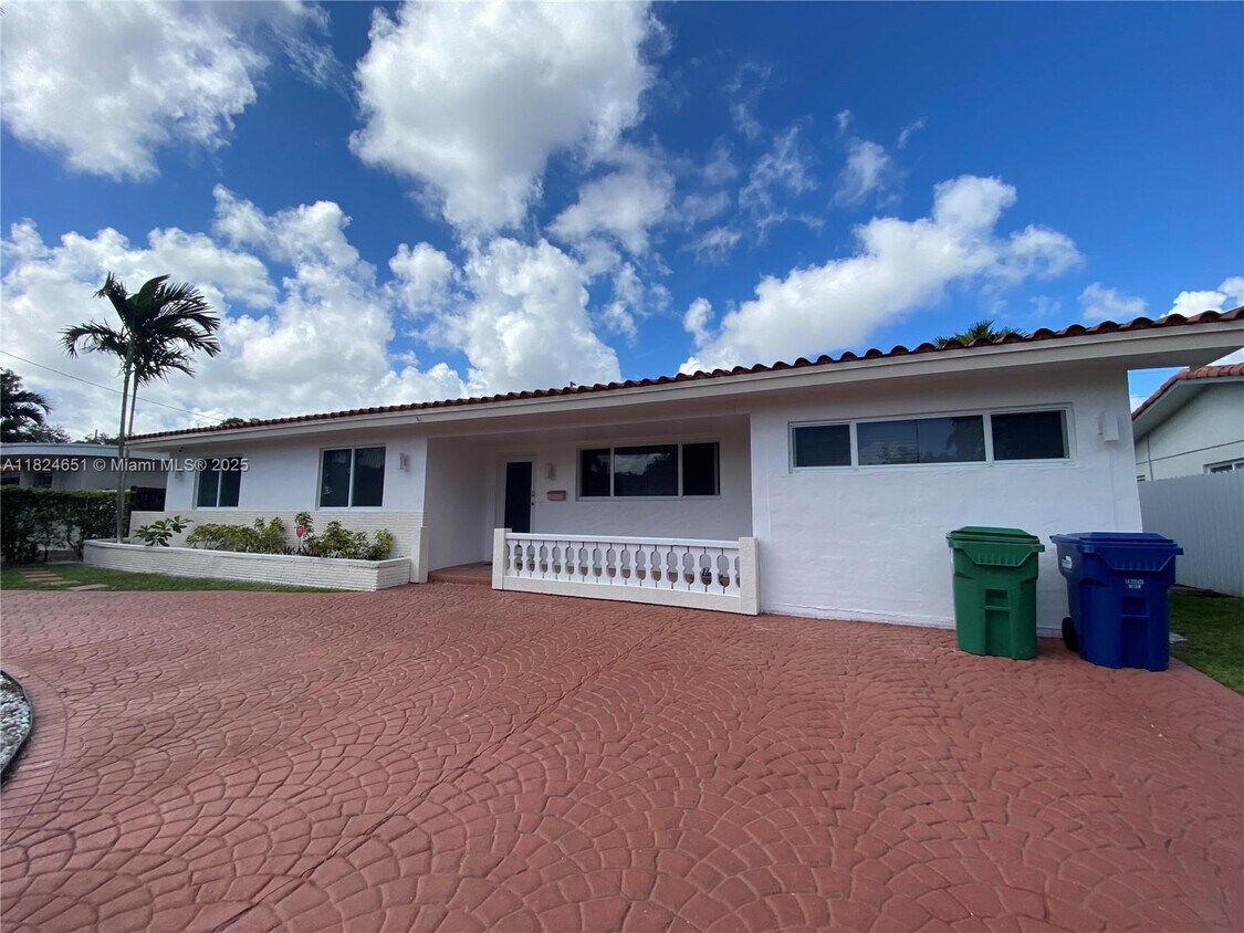 Foto principal - 19330 NE 18th Pl