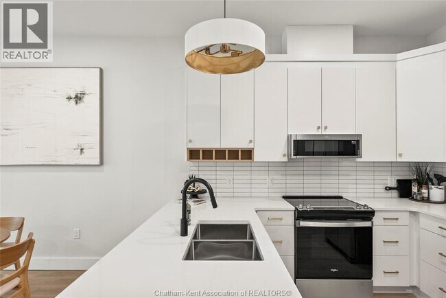 Photo du bâtiment - 364 Grand Ave E