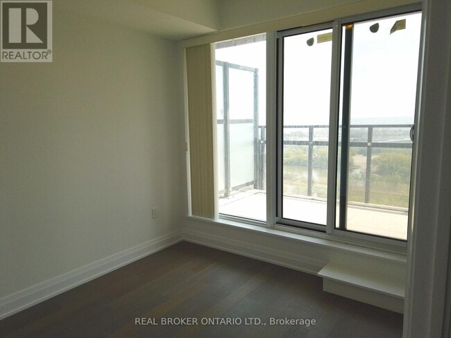 Building Photo - 20 Shore Breeze Dr