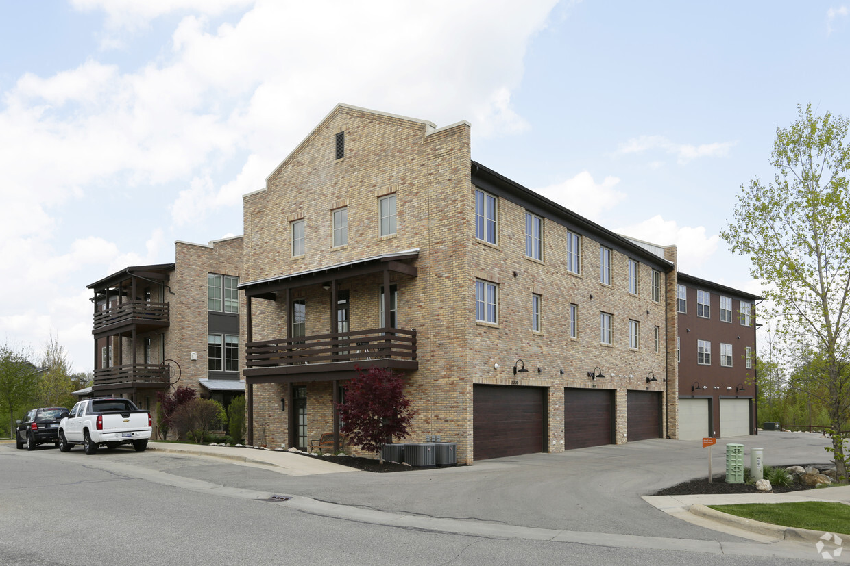 Foto principal - 2029 Celadon Dr NE