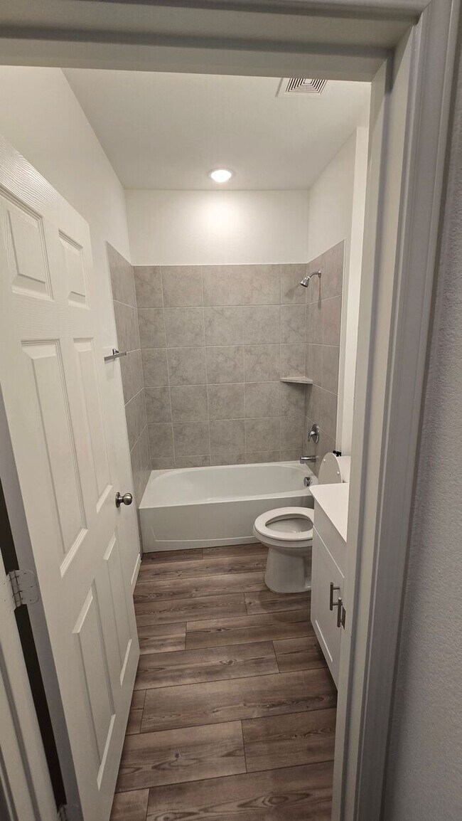 Foto del edificio - Move-In Special: $500 Off on 2nd Month’s R...