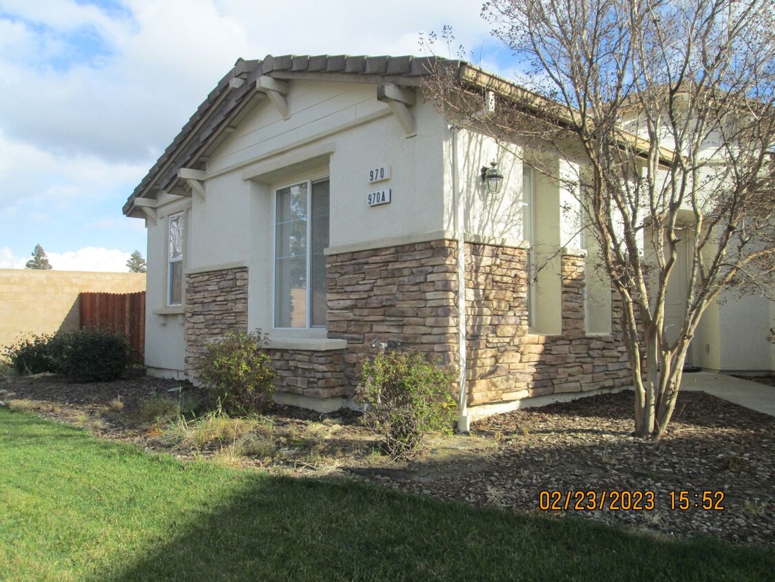 Foto principal - 970 A Walton Court (For Rent) Dixon, CA 95620