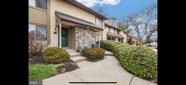 Building Photo - 249 Hampshire Dr