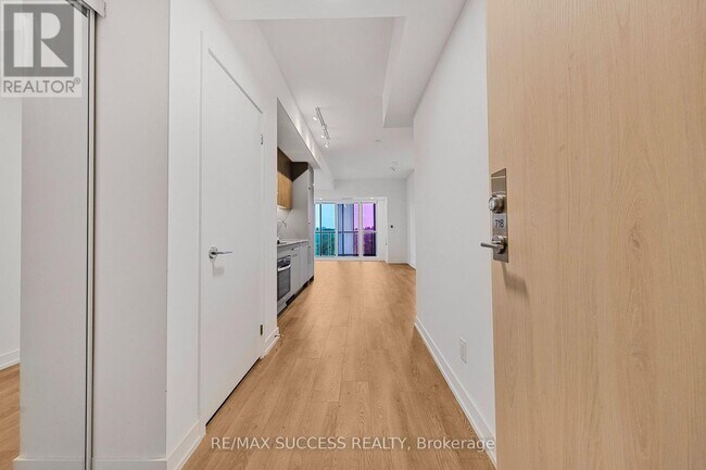 Photo du bâtiment - 181 Sheppard Ave E