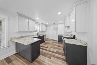 Building Photo - 105 3rd St