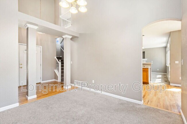 Building Photo - 713 Pendleton Ave