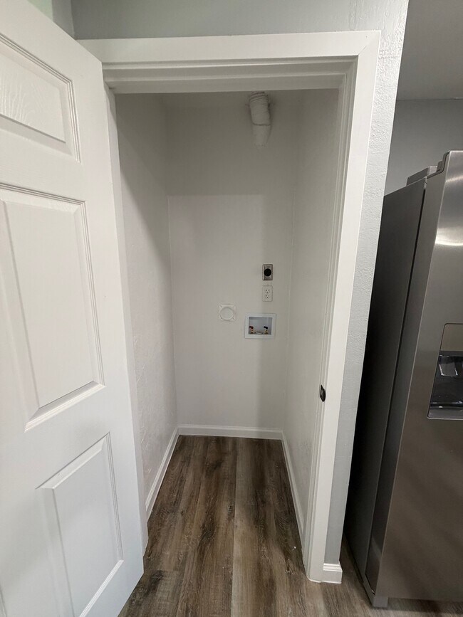 Foto del edificio - 12 Pershing Dr