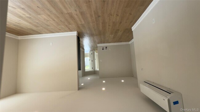 Building Photo - 120 Linden Ave