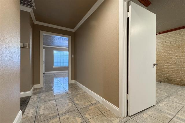 Building Photo - 1 W Mountain Creek Dr