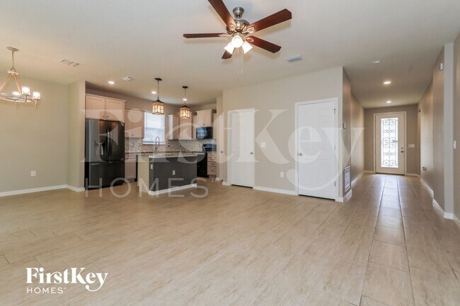 Building Photo - 365 La Mancha Dr