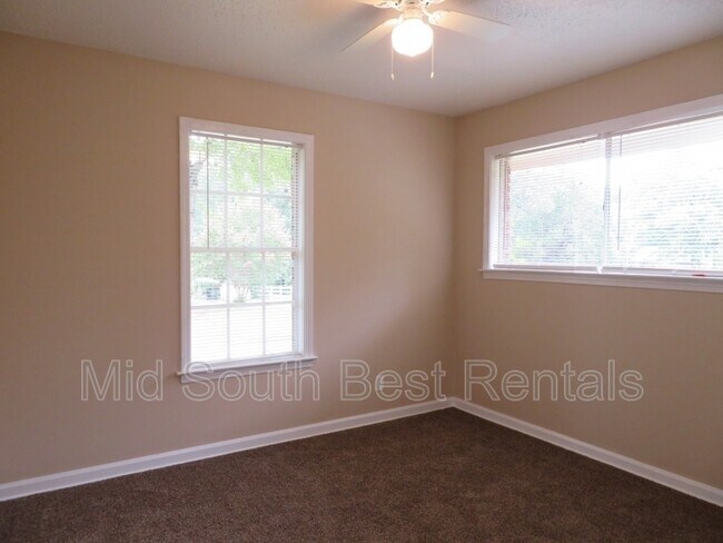 Foto del edificio - 3075 Darby St