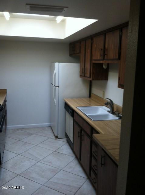Building Photo - 612 S Evergreen Rd