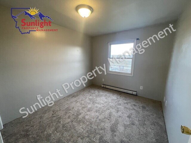 Foto del edificio - Spacious 4-Bed, 2-Bath Home for Rent in Jo...