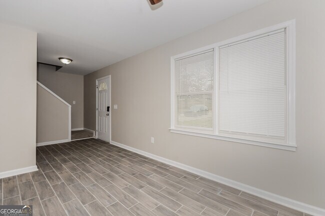 Foto del edificio - 351 Oakridge Dr SE