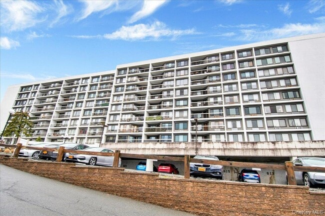 Foto del edificio - 500 High Point Dr