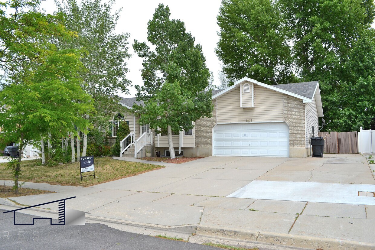 1838 N 725 W, Clinton, UT 84015 House Rental in Clinton, UT