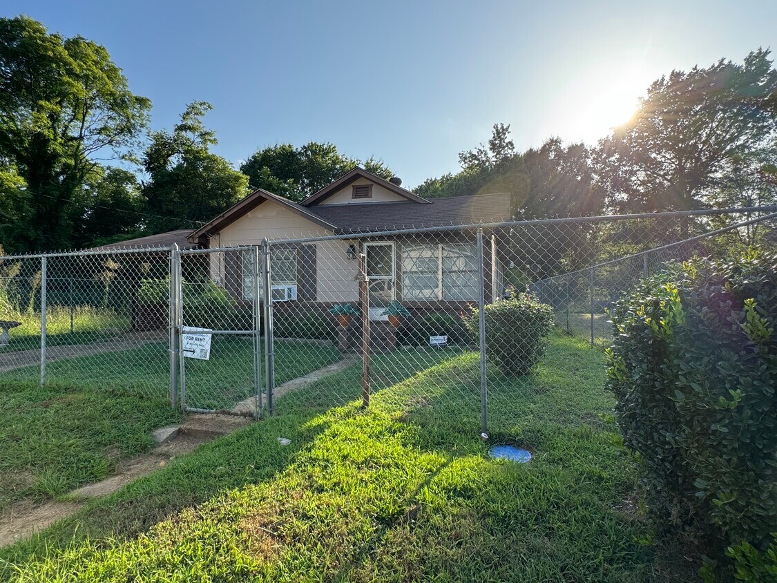 Foto principal - 1407 Winston St