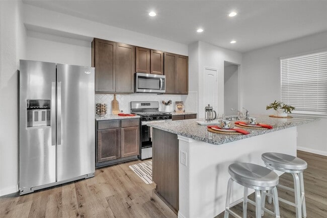 Building Photo - Beautifully maintained 2-story home in the desirable Camillo Lakes community, offering 3 bedrooms...