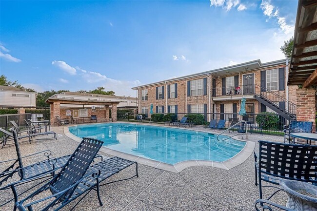 Building Photo - 6410 Del Monte Dr