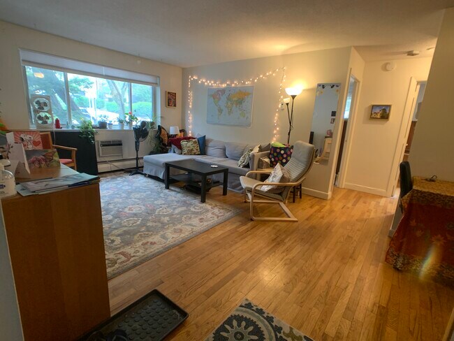Foto del edificio - 276 Corey Rd