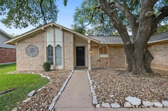 Building Photo - 1010 Red Cliff Dr