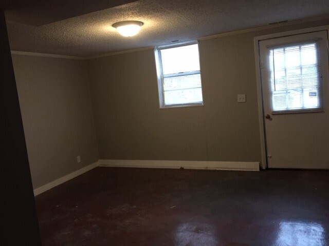 Building Photo - 507 Adamwood Dr