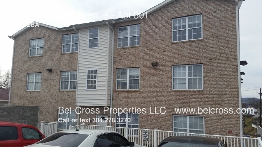 Primary Photo - 2700 University Ave