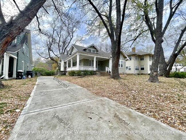 Building Photo - AVAILABLE NOW! Historic 3 Bed 2 Bath Kansa...