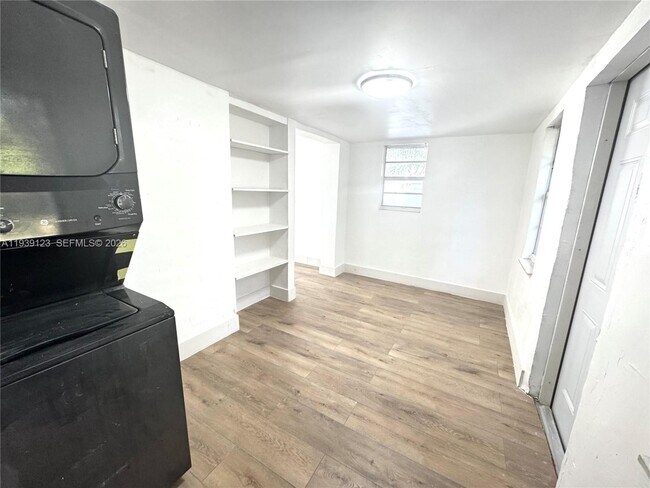 Foto del edificio - 411 NW 97th St