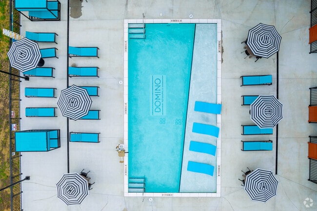Piscina - The Domino