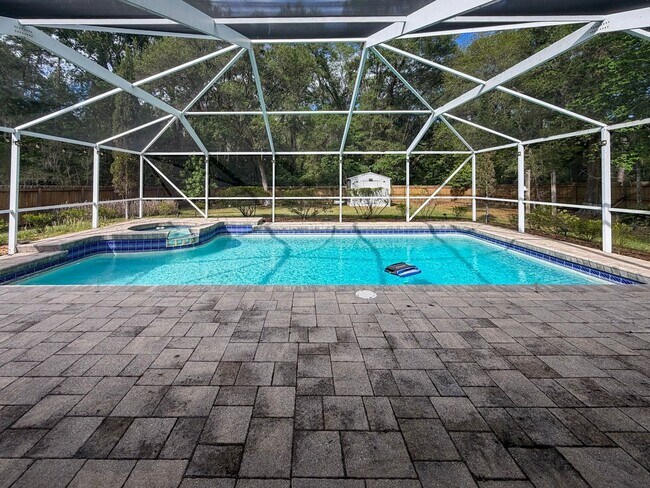 Foto del edificio - 4BR/2BA POOL home in NW Gainesville!